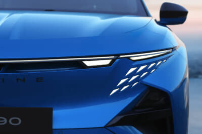 アルピーヌA390GTS:マトリクスLEDヘッドライトでスポーティかつ洗練された印象のルックス