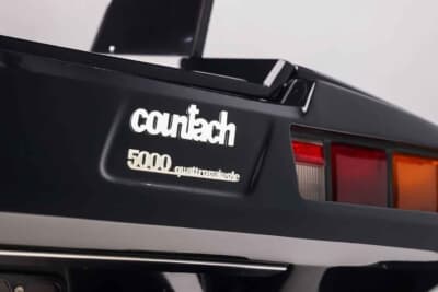 80万ドル~90万ドル(邦貨換算約1億1774万円〜1億3246万円)で現在も販売中のランボルギーニ「カウンタック 5000QV」C)Courtesy of Broad Arrow