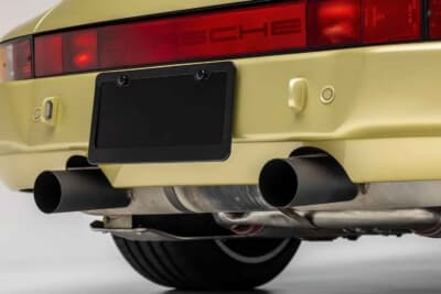 85万ドル~110万ドル(邦貨換算約1億2510万円~約1億6190万円)現在も販売中のRUF「カレラ 3.4 ゴールドフィンガー」C)Courtesy of Broad Arrow