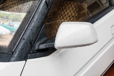 スバル アルシオーネ：ボディからフローティングさせたドアミラー