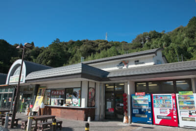 東名高速道路・赤塚PA上りの施設の外観