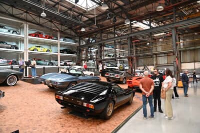 ランボルギーニ・ミウラSVにシボレーC2コルベットコンバーチブルの姿も