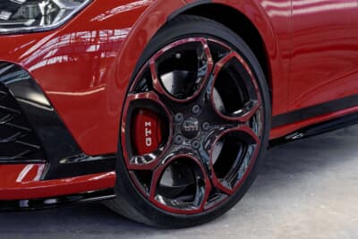 フォルクスワーゲン・ゴルフGTI エディション50:さらに5mmローダウンするオプションのパフォーマンスパッケージ仕様