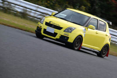 3本の走行枠ではそれぞれのペースでサーキット走行を行っていく