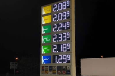 私が給油したSuper（ガソリン）は1Lあたり2.24ユーロ（約400円）で驚きました