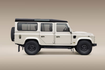 ランドローバーCLASSIC DEFENDER WORKS V8 MUROMACHI EDITION：搭載する純正5L V8自然吸気ガソリンエンジンは最高出力405ps、最大トルク515Nmを発揮