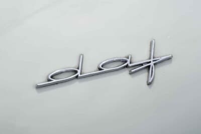 DAF 44:メーカー名であるDAFの文字のエンブレム