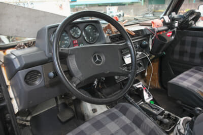 メルセデス・ベンツ 300GD：アナログメーターがレトロ感漂う