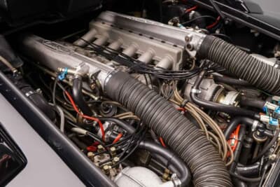 80万ドル~90万ドル(邦貨換算約1億1774万円〜1億3246万円)で現在も販売中のランボルギーニ「カウンタック 5000QV」C)Courtesy of Broad Arrow