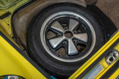 9万7440ドル（邦貨換算約1440万円）で落札されたポルシェ「911T 2.4」（C）Bonhams