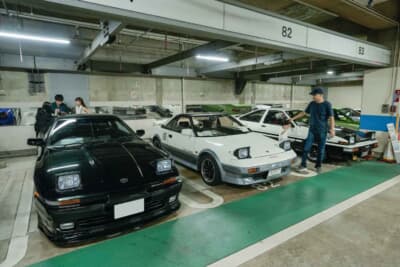 松戸駅前地下駐車場が2日間クラシックカー博物館へ様変わり国内外の名車120台が並ぶ