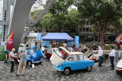 コンクールデレガンス クラスBは「ミニマムなクルマ」。前後が同じデザインのヤヌス メッサーシュミット トロージャンなどを展示した