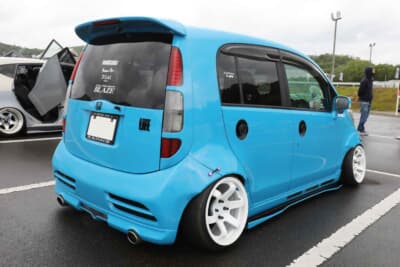 ホンダ ライフ:ワイドボディは綺麗にパテ埋め成形されている。エッジを強調する形状にも注目だ