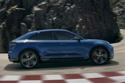 ポルシェ・マカンGTS：フロントエプロンやリアセクション、サイドスカートに独特で力強いデザインを採用