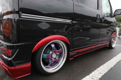 ダイハツ アトレーワゴン:マジョーラカラー仕上げでインパクト抜群のホイールはワーク・マイスターS1を履かせている