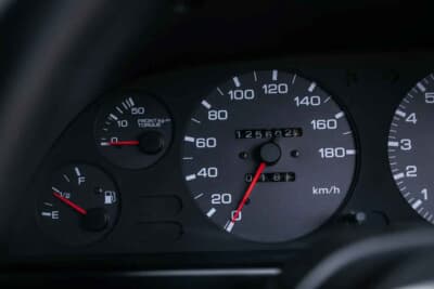 5万5688ポンド（邦貨換算約1119万円）で落札された日産 R32型「スカイラインGT-R」（C）Iconicauctioneers