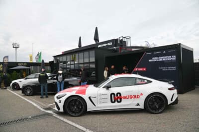 この日はもう閉まっていましたが、とくに土日はノベルティがもらえるルーレットくじに多くのファンが並んでいました。あまりにも長蛇の列で、私は断念しました