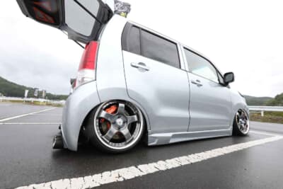 スズキ ワゴンRスティングレー:大口径17インチのSSR/MS1Rホイールを装着する