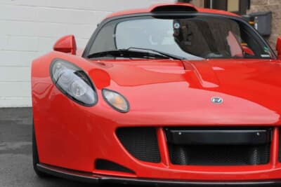 58万8000ドル(邦貨換算約8654万円)で落札されたヘネシー「ヴェノムGT」(C)Courtesy of Broad Arrow