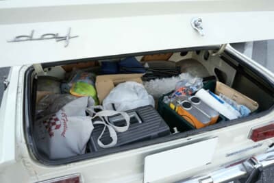 DAF 44:日常的に使っていることもあり、万一を想定してラゲッジスペースには消耗品などを積んでいる