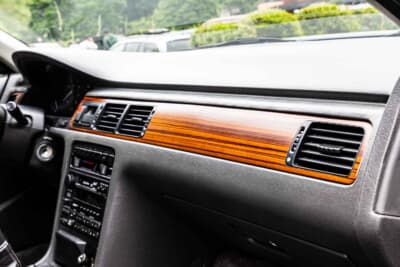 アキュラ ビガー：インテリアにはウッドパネルが配されている