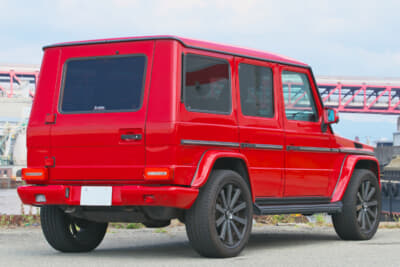 G320：Gクラスの特徴である背面タイヤを廃して、スムージングしている