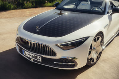 メルセデス・マイバッハSL680 Monogram Series:マイバッハパターンが無数に散りばめられたフロントエプロンにAシェイプグリルを採用