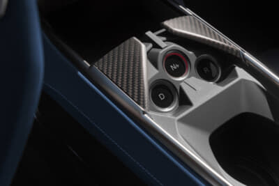 アルピーヌA390GTS:A110を彷彿とさせるようなボタン式シフトセレクターを採用