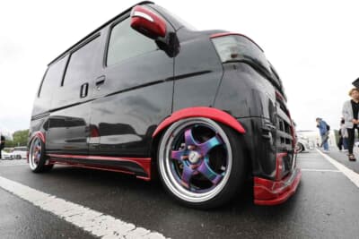 ダイハツ アトレーワゴン:マジョーラカラー仕上げでインパクト抜群のホイールはワーク・マイスターS1を履かせている