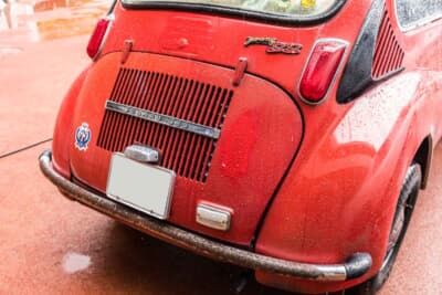 スバル 360 ヤングSS:クルマを譲り受けた当初は、ボディの状態こそ良かったものの、ヤングSS特有のパーツが盗まれ欠品していた状態だった