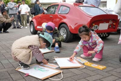 子どもお絵描き大会での優秀作品は翌年のポスターに使用される