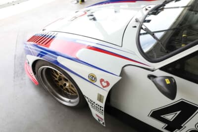 ポルシェ 930ターボ モビー ディック:本物は横幅2m以内に収まっているが、このマシンは2m強。かなり横幅を広く設計している