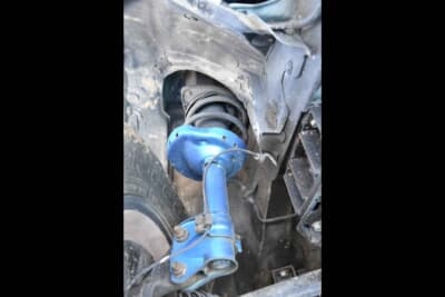 スバル フォレスター：ショックアブソーバーはCUSCO製の純正形状タイプをチョイス。減衰のみ調整できる