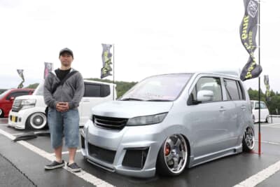 スズキ ワゴンRスティングレーとオーナーの渡邊元樹さん