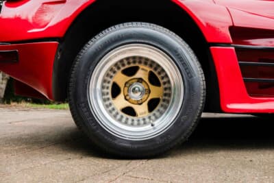 9万2000英ポンド（邦貨換算約1825万円）で販売されたフェラーリ「512BBiケーニッヒ」（C）Bonhams