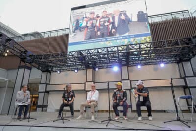 トークショーでは日本人初のF1ドライバー鮒子田寛さん、RACラリーで日本人初のクラス優勝を獲得した勝田照夫さん その息子で全日本チャンピオンを9回獲得した勝田範彦さんが登壇