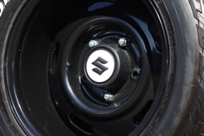 スズキ ジムニーノマド:左右2枚セット、前後左右で組み合わせは自由なのも嬉しい