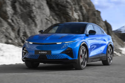 アルピーヌA390GTS:名機A110のような爽快なドライブフィールに実用性も備えたファストバックスポーツモデル