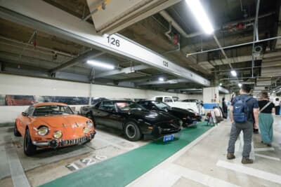 松戸駅前地下駐車場が2日間クラシックカー博物館へ様変わり国内外の名車120台が並ぶ