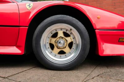 9万2000英ポンド（邦貨換算約1825万円）で販売されたフェラーリ「512BBiケーニッヒ」（C）Bonhams