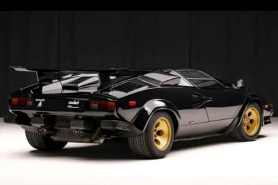 80万ドル~90万ドル(邦貨換算約1億1774万円〜1億3246万円)で現在も販売中のランボルギーニ「カウンタック 5000QV」C)Courtesy of Broad Arrow