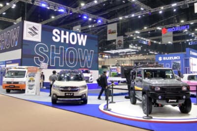 バンコク国際モーターショー2025:スズキブースは「ジムニー」と「XL7」を展示。どちらもICE（内燃機関）車だ