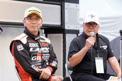 RACラリーで日本人初のクラス優勝を獲得した勝田照夫さんと、その息子で全日本チャンピオンを9回獲得した勝田範彦さんが登壇