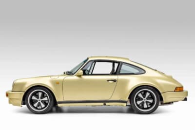 85万ドル~110万ドル(邦貨換算約1億2510万円~約1億6190万円)現在も販売中のRUF「カレラ 3.4 ゴールドフィンガー」C)Courtesy of Broad Arrow