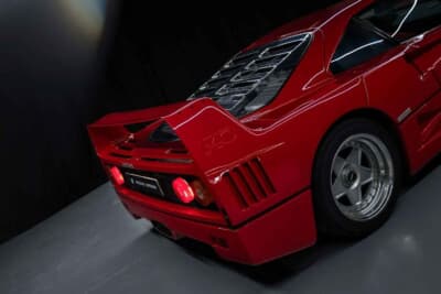 300万ユーロ～320万ユーロ（邦貨換算約5億3000万円〜約5億6500万円）で現在も販売中のフェラーリ「F40」（C）Courtesy of Broad Arrow