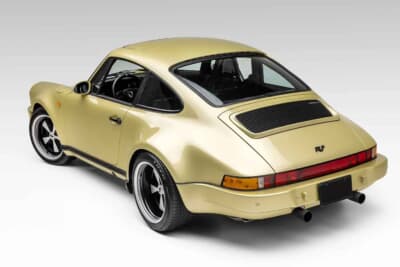 85万ドル~110万ドル(邦貨換算約1億2510万円~約1億6190万円)現在も販売中のRUF「カレラ 3.4 ゴールドフィンガー」C)Courtesy of Broad Arrow