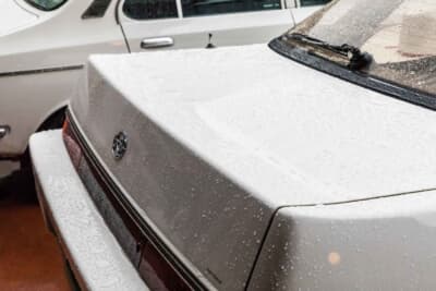 スバル アルシオーネ：後端がリップ状に反り返っているハイデッキトランク