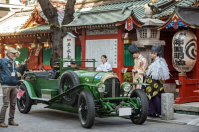 ベントレー 4 1/2 Litre：神田明神では交通安全の御祓いをしてもらう