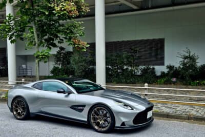 アストンマーティン ヴァンキッシュ:2ドアクーペでありながら、ボディサイズは全長4850mm×全幅1980mm×全高×1290mmと大柄