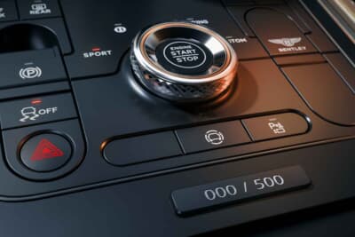 ベントレー・スーパースポーツ：最高速度は310km/hに達する。ドライブモードはスーパースポーツ専用